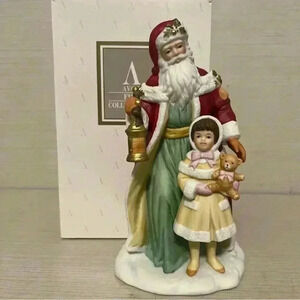 Avon Santa Porcelain Figurine  with box 1995